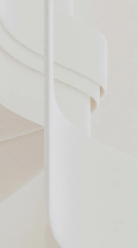 Escalera helicoidal blanca